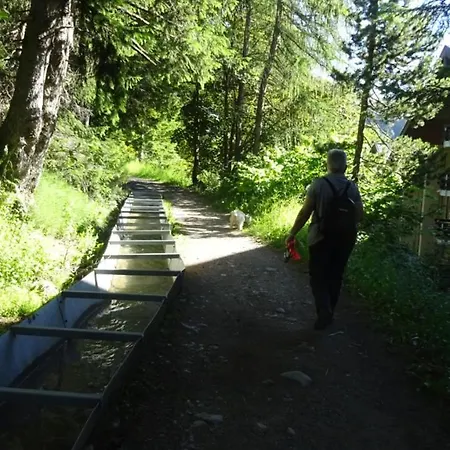 La Grange A Caroline Frühstückspension